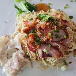 บะหมี่เกี๊ยวหมูทอด(แห้ง)