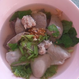 ต้มเลือดหมู เจ๊เฟิร์น
