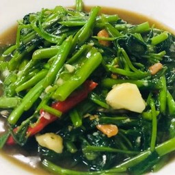 ข้าวราดผัดพริกแกงผักบุ้งไก่สับ