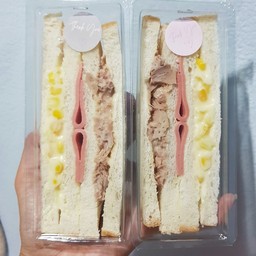 แซนวิชข้าวโพด+ทูน่า มายองเนส (2 ชิ้น)
