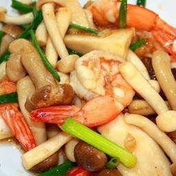 ผัดเห็ดกุ้งสด