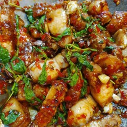 ข้าวกะเพราหมูกรอบ