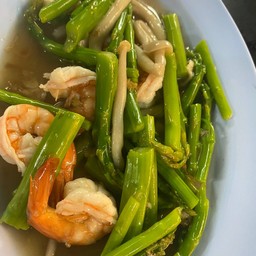 หน้อไม้ฝรั่งผัดกุ้ง