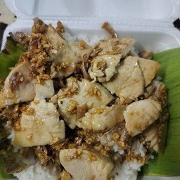 ไก่กระเทียมราดข้าว