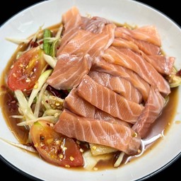 ส้มตำแซลมอนบราวน์ (ส่วนติดหนัง)