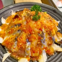 ปลาซาบะดองราดน้ำจิ้มซีฟู้ด