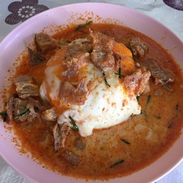 ไข่ข้นพะแนงหมู