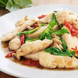 ข้าวกะเพราไก่สเต็ก