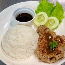 ข้าวหมูพริกไทยดำ