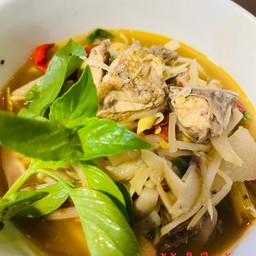 แกงหน่อไม้ส้มใส่ไก่บ้าน