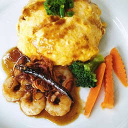 ข้าวหน้ากุ้งซอสมะขามแถมไข่ข้น+น้ำดื่ม