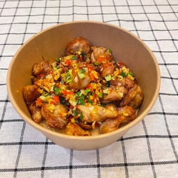 ไก่คั่วพริกเกลือ ( กับข้าว )