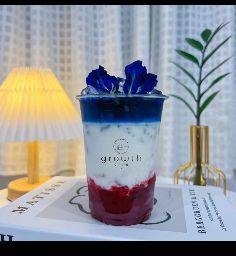 สตอเบอรี่นมสดอัญชัน