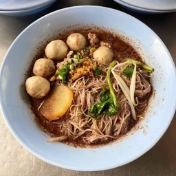 ก๋วยเตี๋ยว หมู