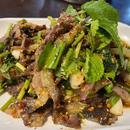 น้ำตกเนื้อ