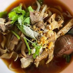 ก๋วยเตี๋ยวเป็ด บ้านบัวลอย Duck Noodle Ban Bua Loy