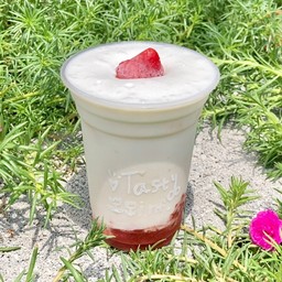 นมสดสตอร์เบอรี่ Fresh milk strawberry