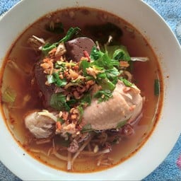 ร้านอนุสรา ก๋วยเตี๊ยวหมูตุ๋น ไก่ตุ๋น