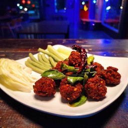 ลาบหมูทอด