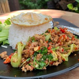ข้าวผัดกะเพรา