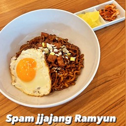 Spam jjajang Ramyun