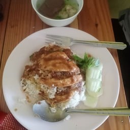 นครปฐม ข้าวมันไก่และอาหารตามสั่ง