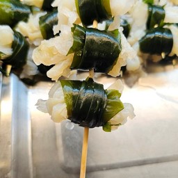 วากาเมะพันแมงกะพรุน