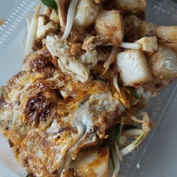 ผัดขนมผักกาดใส่ไข่+ กุ้งสด