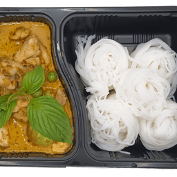 เขียวหวานไก่ ข้าว หรือ ขนมจีน