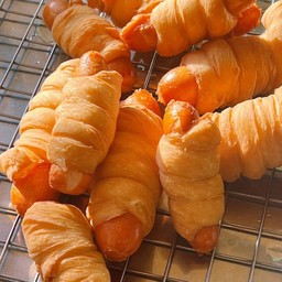 โก๋พันไส้กรอกไก่หนังกรอบ