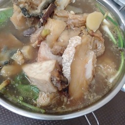 หัวปลาเก๋าต้มเผือก