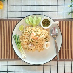 ข้าวผัดรวมทะเลรสซิ่ง