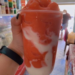 สตอเบอรี่โยเกิร์ต