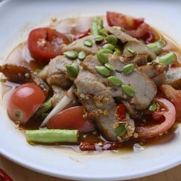 ตำหมูตกครก