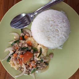 ข้าวเต้าหู้ทรงเครื่อง