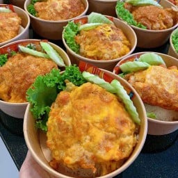 ข้าวไข่เจียวทรงเครื่อง