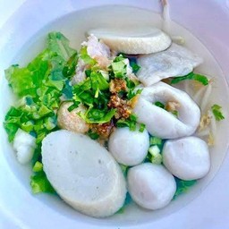 เกาเหลาลูกชิ้นปลา  (พิเศษ)