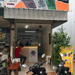 AP TEA เอพีที ชานมไข่มุก สาขาเมืองเดชพลาซ่า อยู่ติดร้านดูดีแฮร์