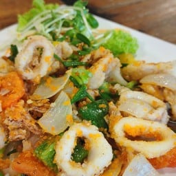 ปลาหมึกผัดไข่เค็ม