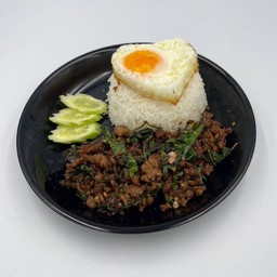ข้าวกระเพราหมูสับ + ไข่ดาว