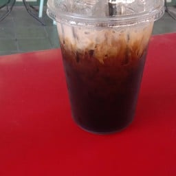 กาแฟตาศักดิ์ หน้าร้านยินดีสวนมะลิ