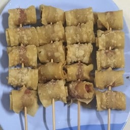 เกี๊ยวพันไส้กรอก