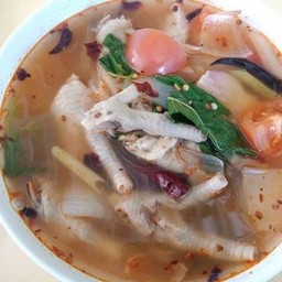 ต้มยำตีนไก่