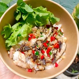 ข้าวปลาทูคั่วพริกเกลือ