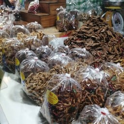 เล็กปลากรอบ ตลาดน้ำดอนหวาย