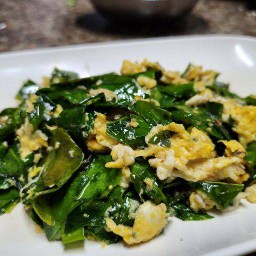 ใบเหลียง ผัดไข่