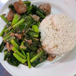 คะน้า หมูตุ๋น