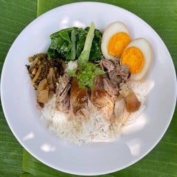 นายขวัญ ไก่ย่างวิเชียร