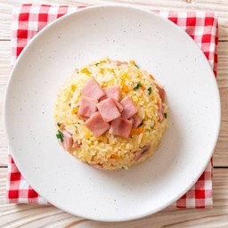 ข้าวเบคอนผัดไข่