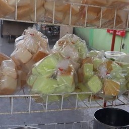ขนมปังสังขยา ชุดละ